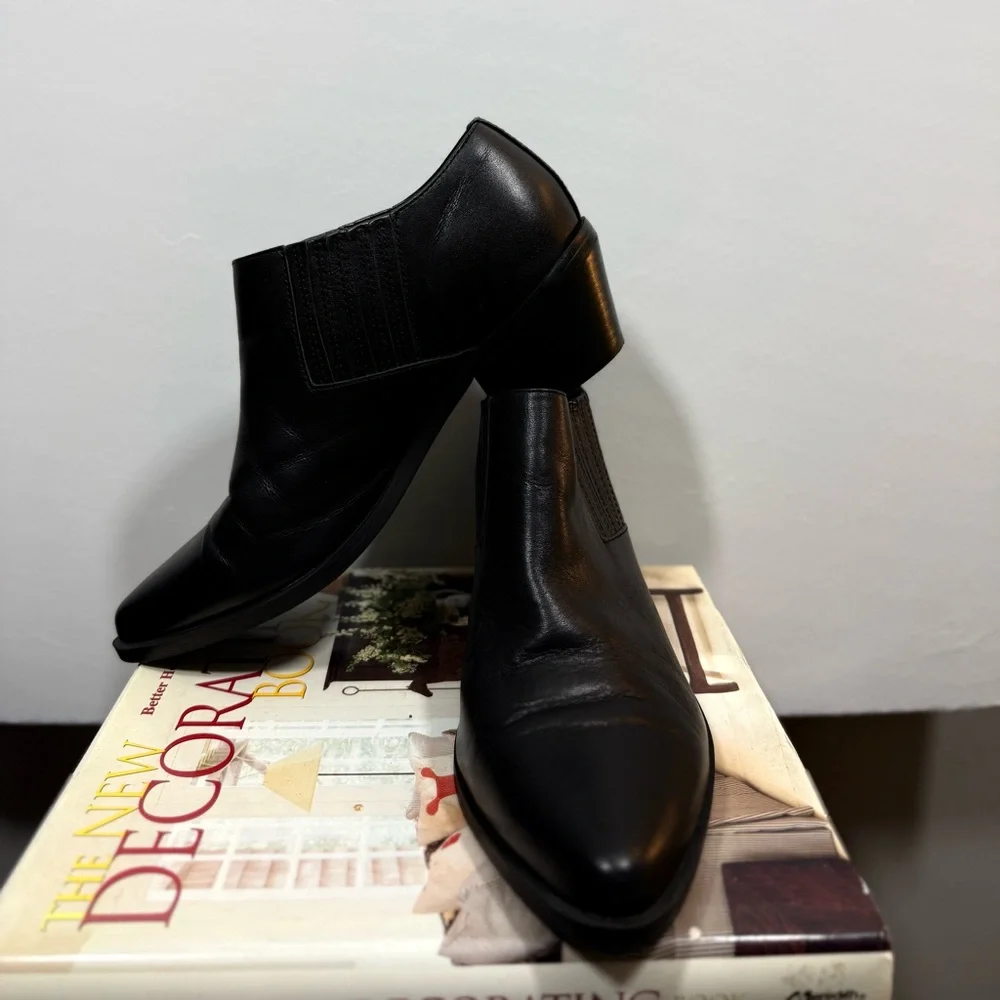 Steve Madden Size 8.5 Black Ankle Booties - Picture 7 of 14